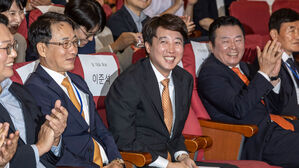 개혁신당 다시 '이준석 체제'로&hellip;전대 단독 출마해 98% 찬성표