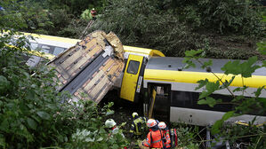 독일서 열차 탈선…최소 4명 사망·수십명 부상