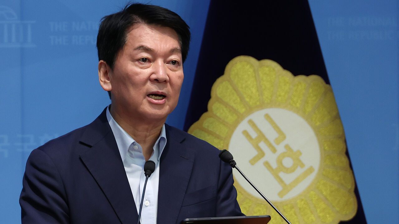 안철수 "단일화 번복한 김문수, 거취 결정해야"