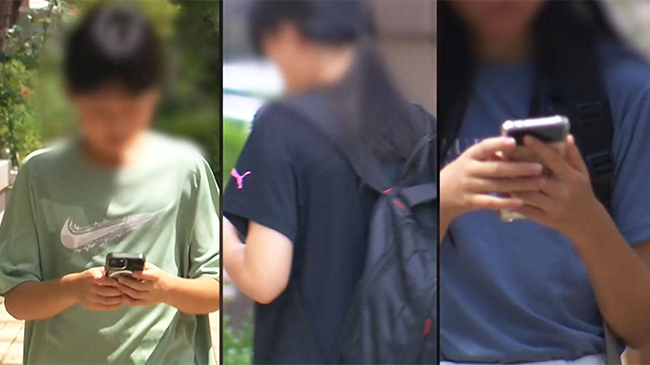 미국도 학교에서 스마트폰을 이렇게 많이?…"SNS가 수업 잠식"