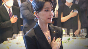 [단독] 또 다른 다이아 목걸이에 '1억 현금'도 발견