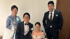 "35년 살았는데&hellip;분노" 미국 공항서 8일째 구금, 무슨 일