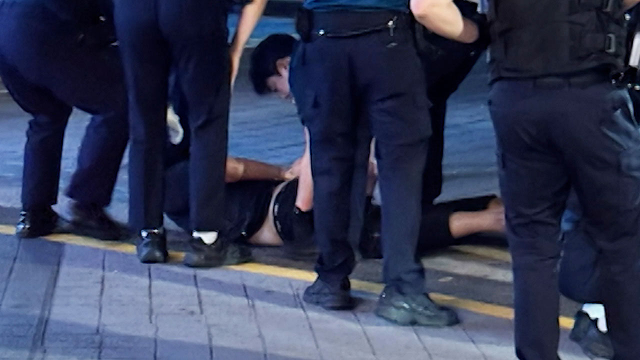 '흉기 들고 서울 도심 배회' 30대 체포