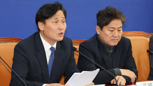 친명 김영진 "대통령&middot;당 지지율 하락, 지도부&middot;추미애 고민해야"