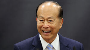 홍콩 최고 부호 소유 주택 400채 한꺼번에 매물로