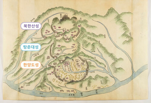 조선시대 순조∼철종 연간에 제작된 채색필사본 지도첩인 '좌해여지'(左海輿誌) 속 도성연융대북한산성합도 모습