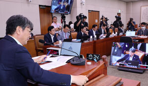 '윤 정권서 거부' 양곡관리법&middot;농안법 여야 합의로 법사위 통과