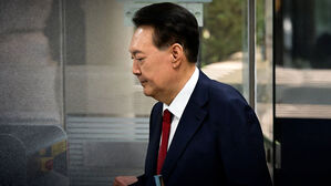 김건희특검, 윤 체포 또 무산…"완강한 거부로 부상 우려"