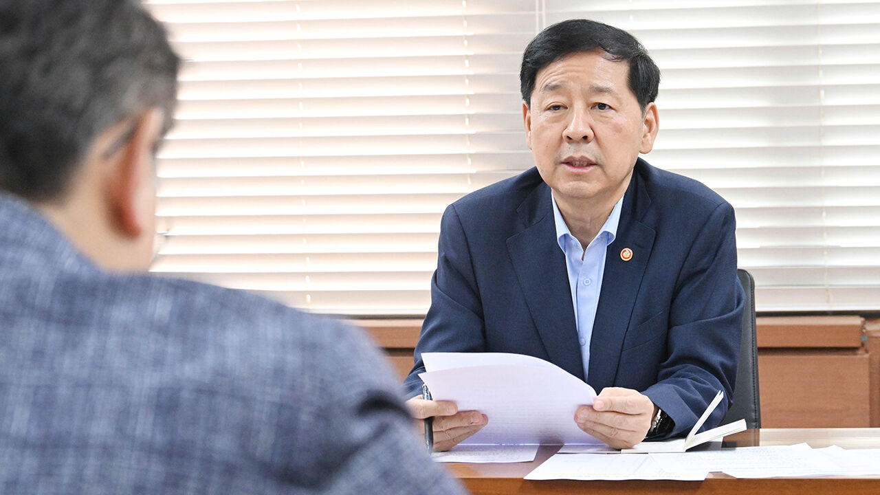 구윤철 "기업 앞장서고 정부 뒷받침하면 세계 1등 경제 달성"