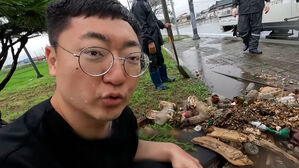 "막혔다" 무릎까지 출렁…현장 찾은 충주맨 눈앞엔