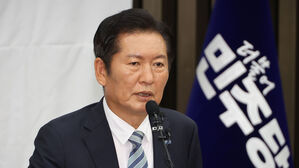 정청래 "국힘 정당해산 못할 것 없다&hellip;악수는 사람과 하는 것"