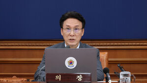 김 총리, 광복80주년 기념예배 참석 "한국 민주주의, 세계가 주목"