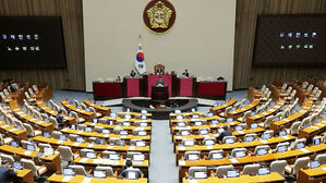 [여담야담] 방문진법 필리버스터…"영구 방송 장악" vs "방송 국민 품에"