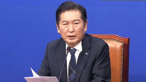 정청래, '낙마' 강선우 당 국제위원장에 유임&hellip;"당직 인사 완벽"