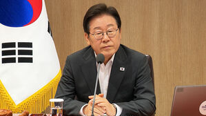 이 대통령, 내일 임시 국무회의 주재&hellip;조국 사면 여부 결정