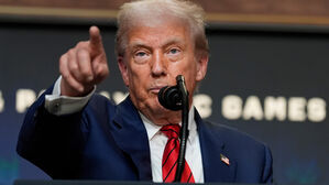 트럼프, 러 석유 수입 관련 인도에 25% 추가 관세 행정명령