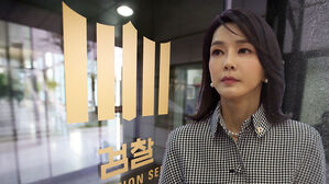 '김건희 봐주기' 무뎌진 칼날…검찰, 내분·몰락 자초했다