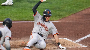 MLB 이정후, 6경기 연속 장타&hellip;2루타 치고 9회 결승 득점