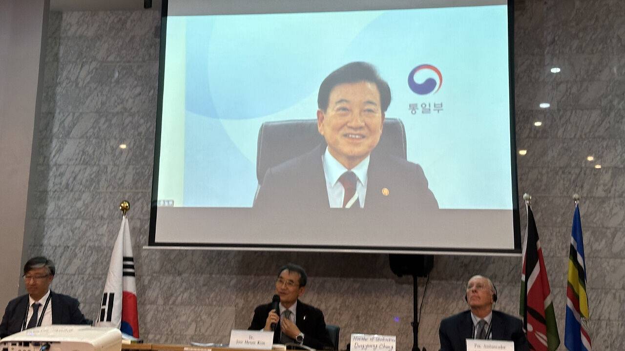 정동영 통일장관 "남북관계 단절, 하루속히 끝내는 것이 새 정부 책임"