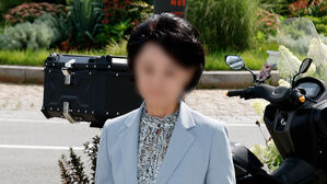 '명품 청탁' 통일교 총재 비서실장 소환&hellip;이상민, 구속 유지 갈림길