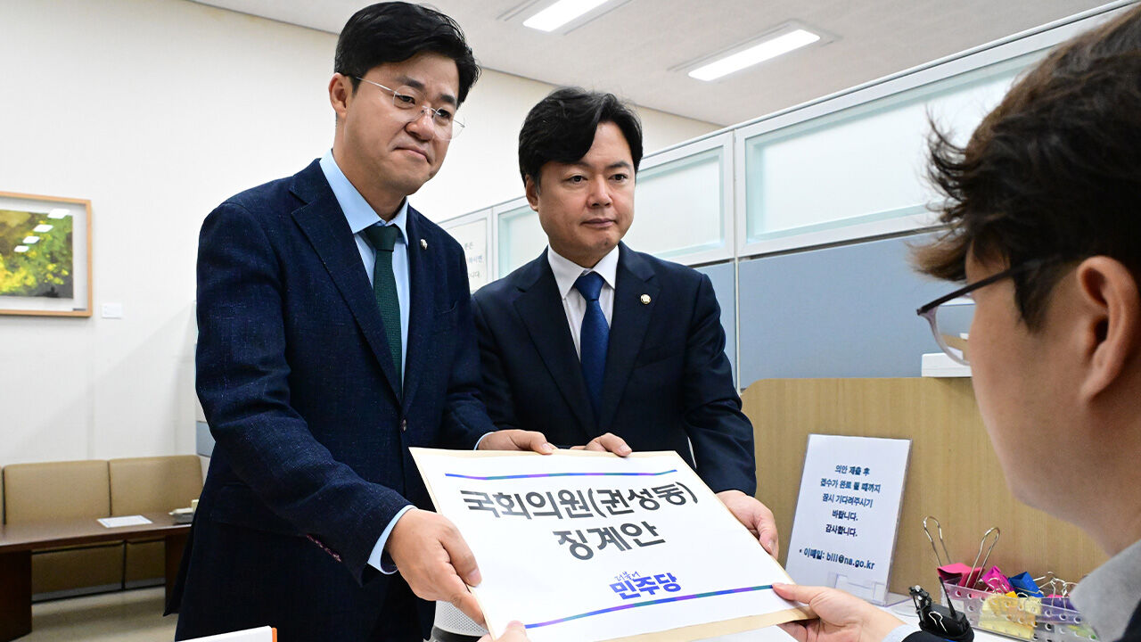 민주 '정치자금 의혹' 권성동 징계안…"특검 대상 확대도 검토"