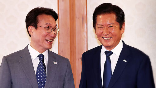 "고위 당정대, 사면 얘기는 없었다"…"떳떳하면 생중계"