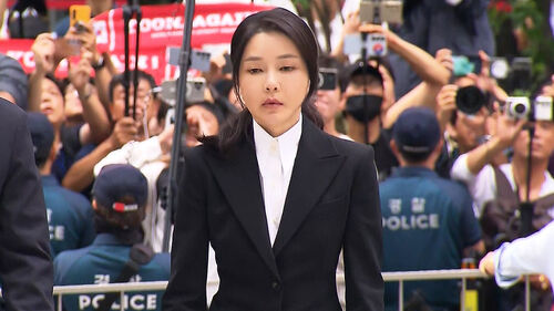 내일 김건희 구속영장 심사…적극 범행 강조