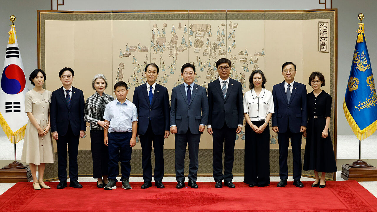 이 대통령, 권오을·최휘영·김정관·김윤덕 장관에 임명장