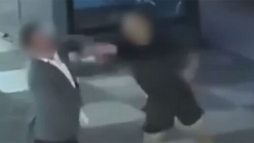 길 걷다 얼굴에 주먹질…또 시비 걸다 한방에 철퍼덕