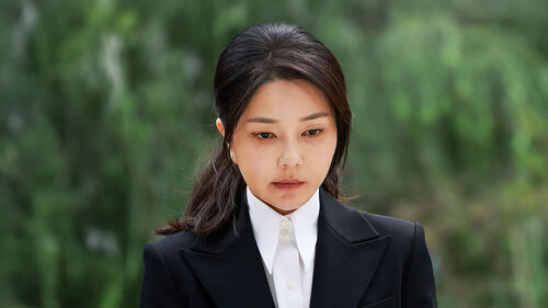 김건희 구속 이후 2차 조사, 약 6시간 만에 종료…"진술 거부"