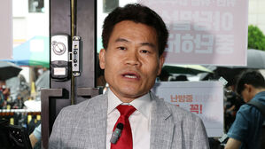 경찰, '이 대통령 관련 허위사실 유포' 혐의 전한길 소환 조율