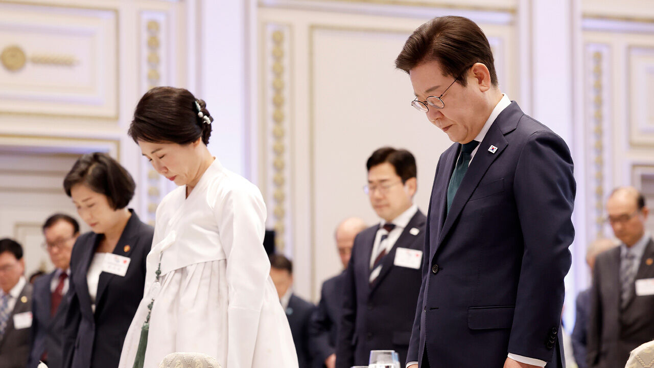이 대통령, 국가유공자 후손과 오찬…"국가 위한 희생, 예우 높게"
