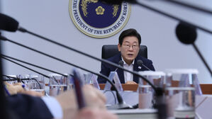 이 대통령 "전기요금 오를 수밖에&hellip;국민 동의 구해야"