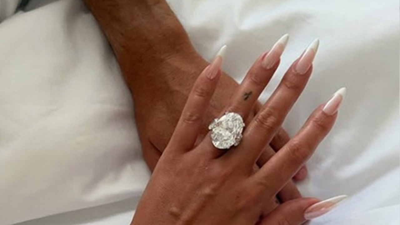 시그니엘서 샤넬백·반클리프까지…초호화 프러포즈는 필수?