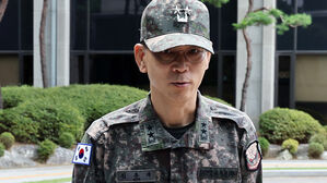 군, '특검 기소' 드론사령관·국방부 검찰단장 보직해임