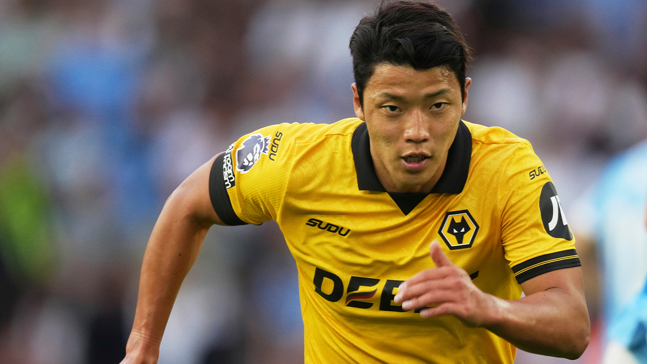 황희찬, 주장 완장 차고 81분…울버햄프턴, 리그컵 3라운드 진출