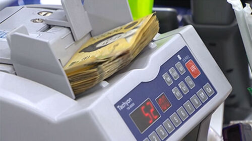 상반기 급여 6,350만 원…연봉킹 되고 비판 나온 이유