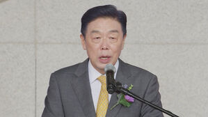 "연합국 승리의 선물" 경축사 논란…"파면하라"
