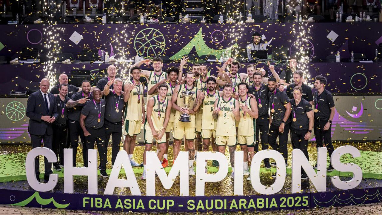한국에 대패 안겼던 호주, FIBA 아시아컵 3회 연속 우승