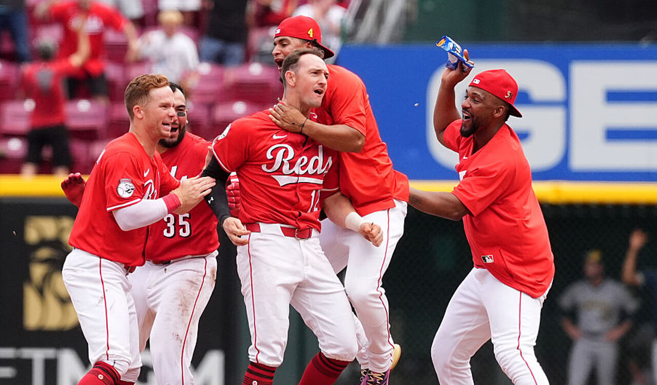 MLB 승률 1위 밀워키, 연장 끝에 패배…14연승에서 제동