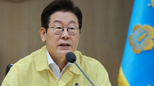 이 대통령 "언론의 고의적 왜곡·허위 정보엔 책임 물어야"