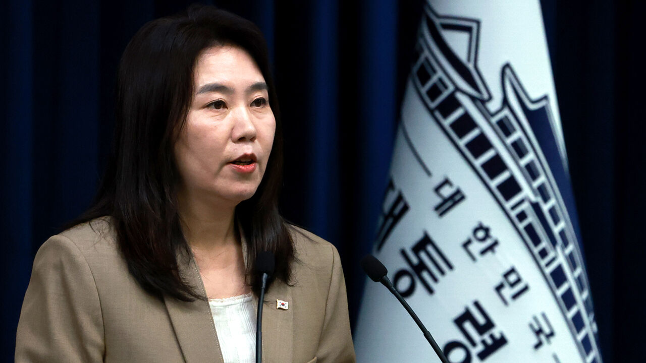 대통령실, 지지율 하락에 "국민 목소리 경청하고 있어"