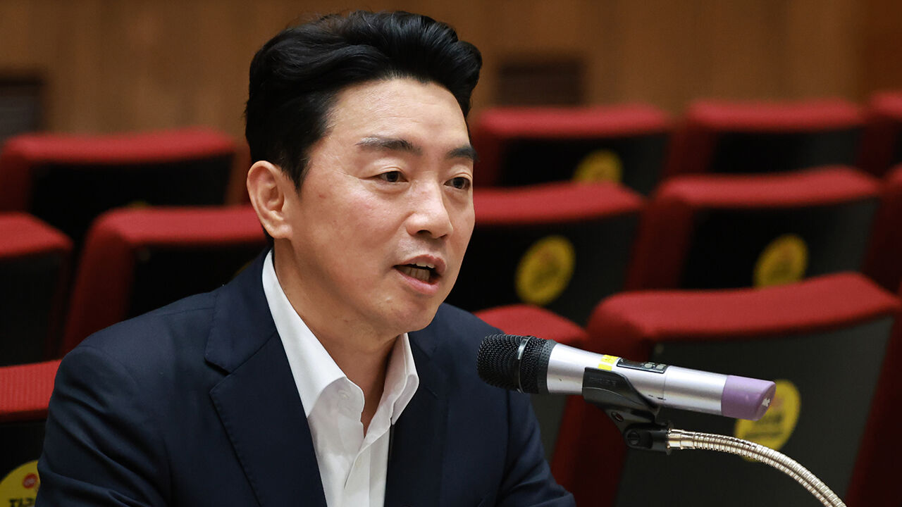 강훈식 "국채 발행 검토할 수밖에 없어…부동산 공급책 조속 발표"