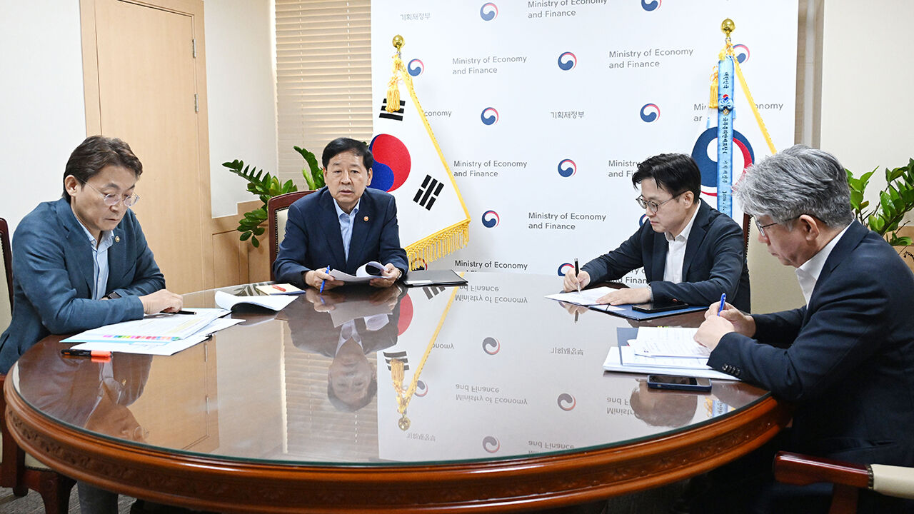 석유화학업계 위기 고조! 금융당국, 시중은행 긴급 소집…30조 원대 위험 노출액에 '비상등' 켜