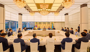 이 대통령-민주당 지도부 만찬&hellip;"수사기소 분리 원칙 검찰 개혁안 추석 전 마련"