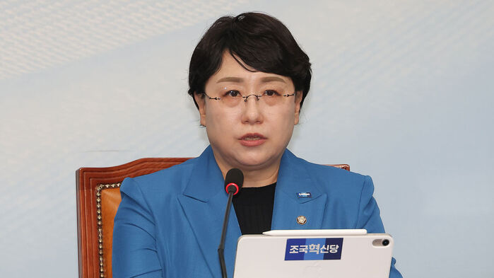 조국혁신당 김선민 당대표 권한대행이 21일 서울 여의도 국회에서 열린 최고위원회의에서 발언하고 있다. (사진=연합뉴스)