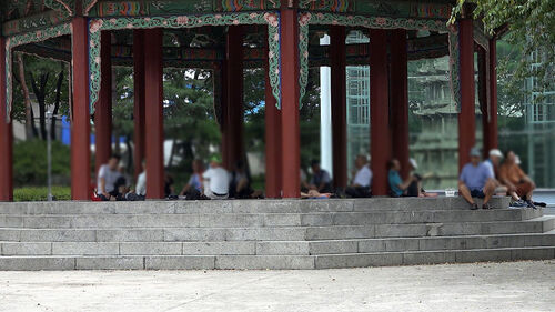 탑골공원에 칼 빼들었더니 갑론을박…반응 보니