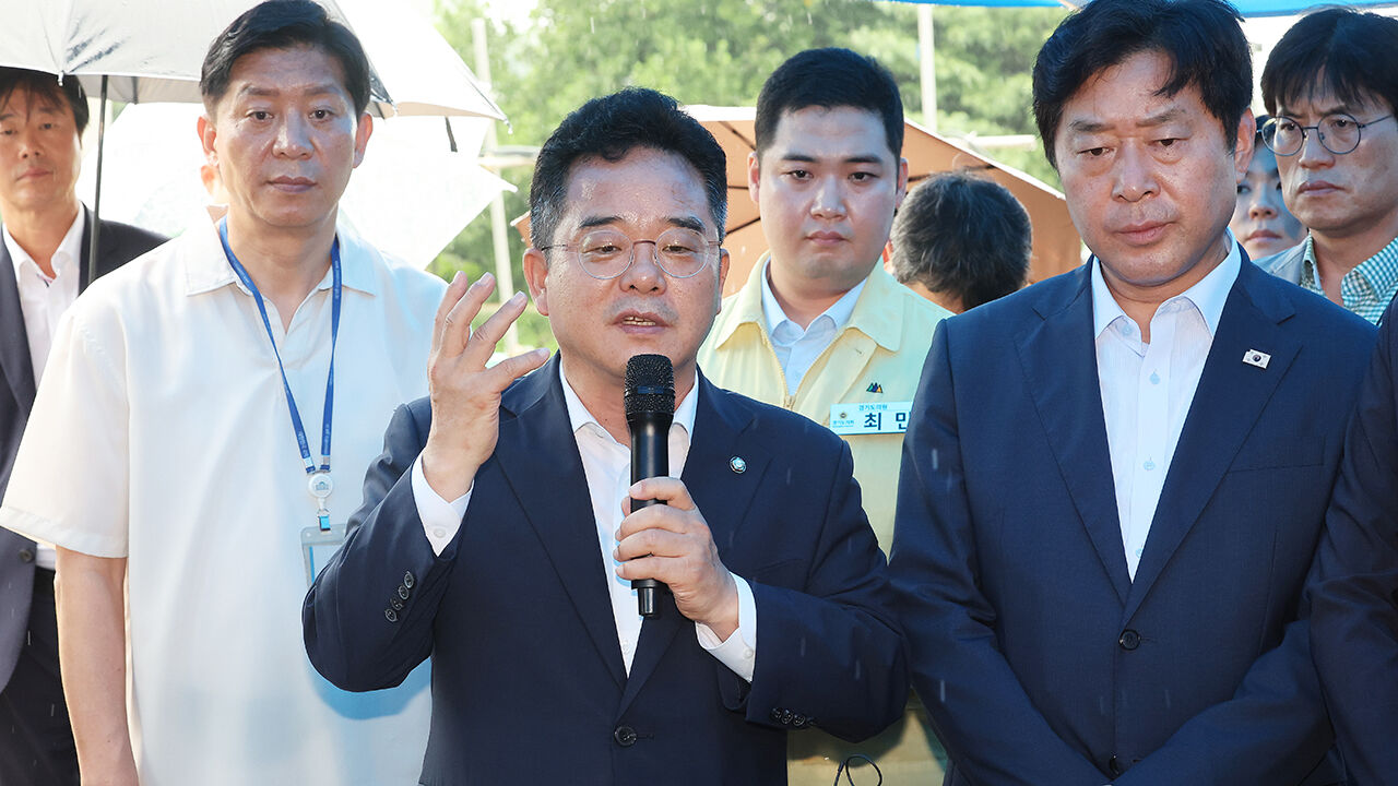 민주당 을지로위, 대검 항의 방문…"MBK 김병주 구속해야"