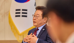 이 대통령 "협력확대가 대일외교 원칙&hellip;과거 직시하되 미래로"