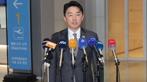 강훈식 비서실장도 방미길&hellip;"한 사람&middot;한 마디라도 더 설득"